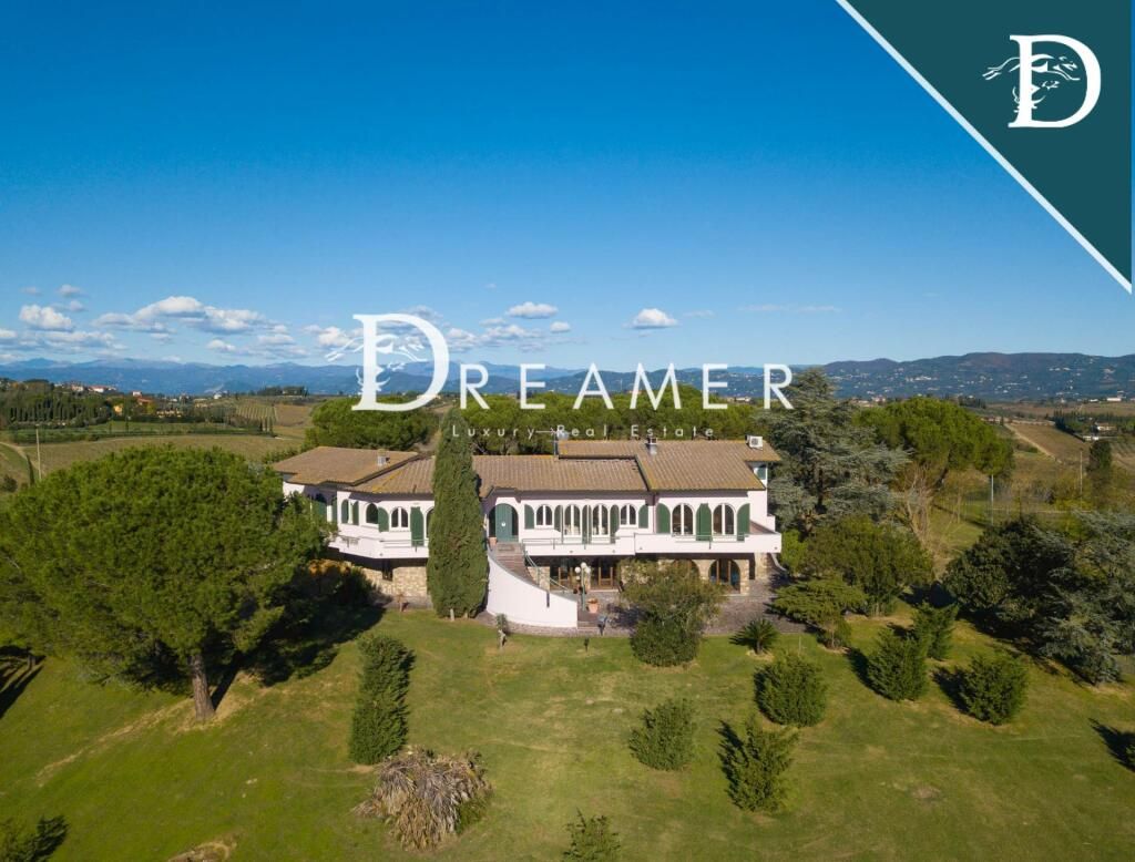 Villa à Florence, Italie, 512.52 m² - image 1