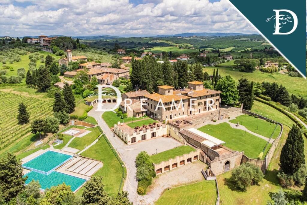 Villa Barberino Tavarnelle, Italie, 2 602.7 m² - image 1
