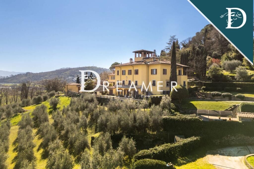 Appartement à Florence, Italie, 520.52 m² - image 1