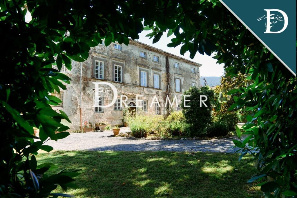 Villa à Capannori, Italie, 1 501.58 m² - image 1