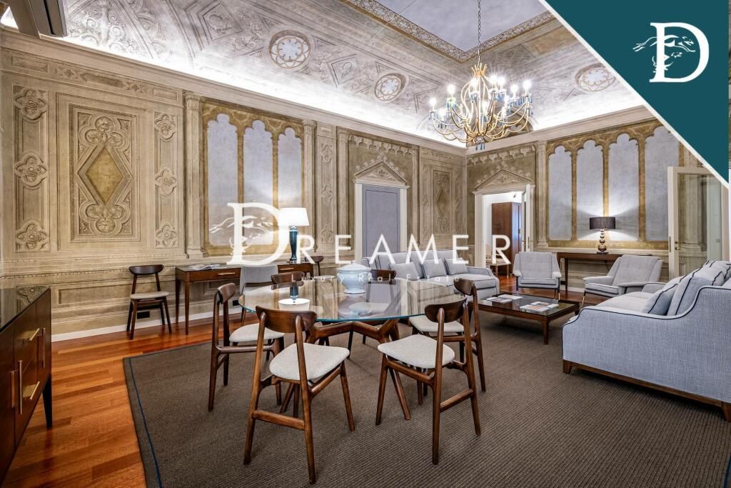 Appartement à Florence, Italie, 210.18 m² - image 1