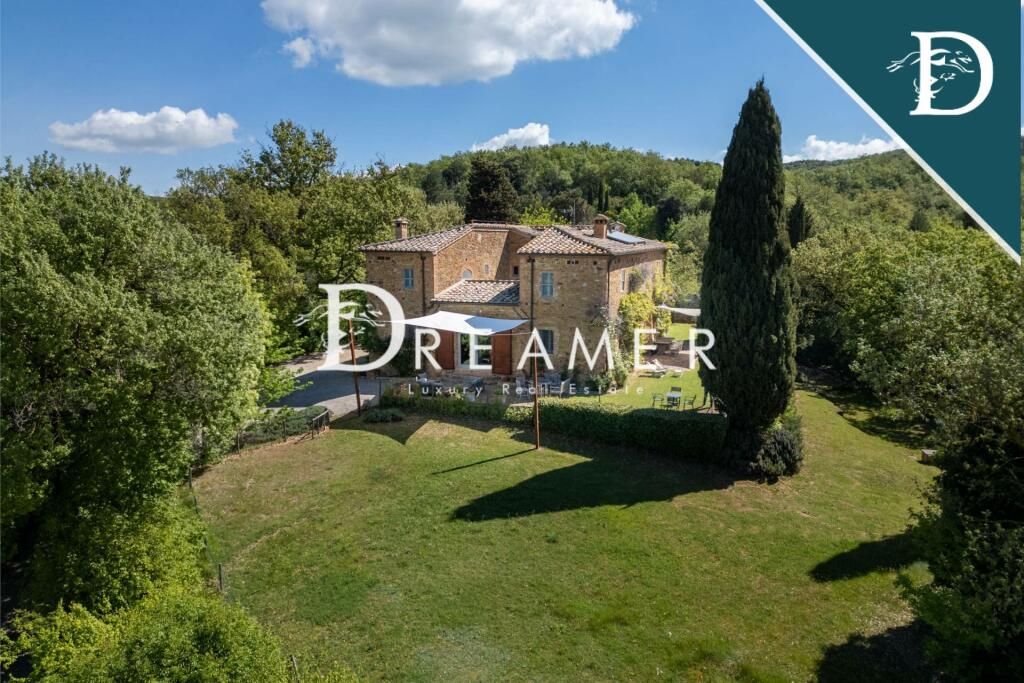 Villa in Montalcino, Italy, 800.82 m² - picture 1