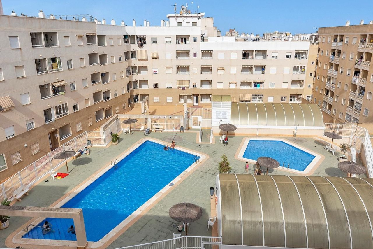 Studio à Torrevieja, Espagne, 36 m² - image 1