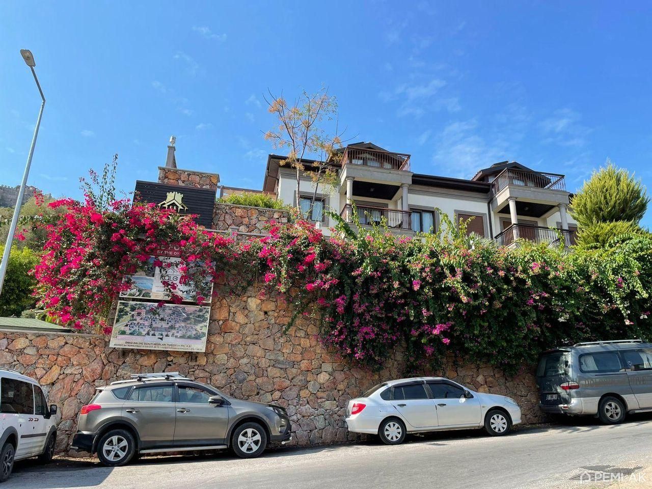 Villa in Alanya, Turkey, 300 m² - picture 1