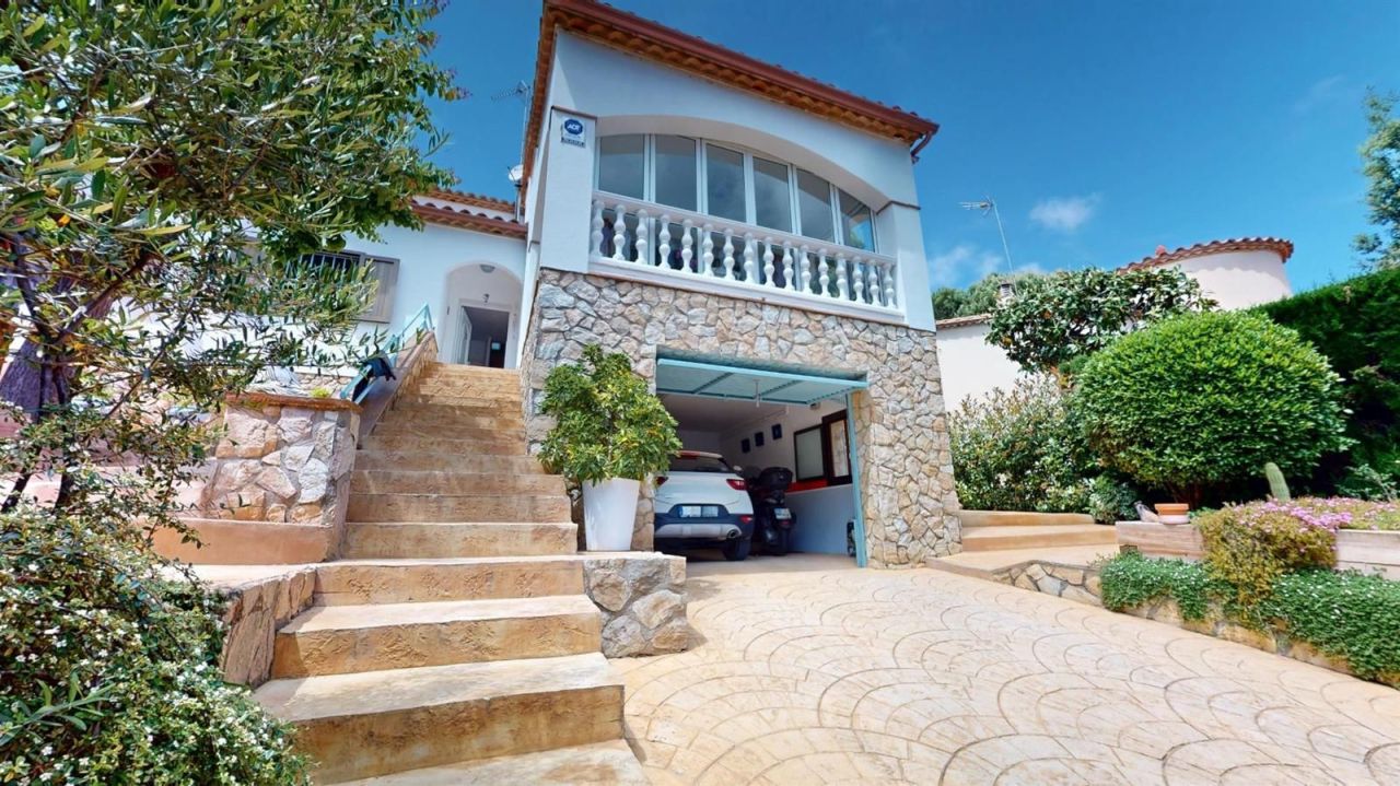 Piso en Calonge, España, 220 m² - imagen 1