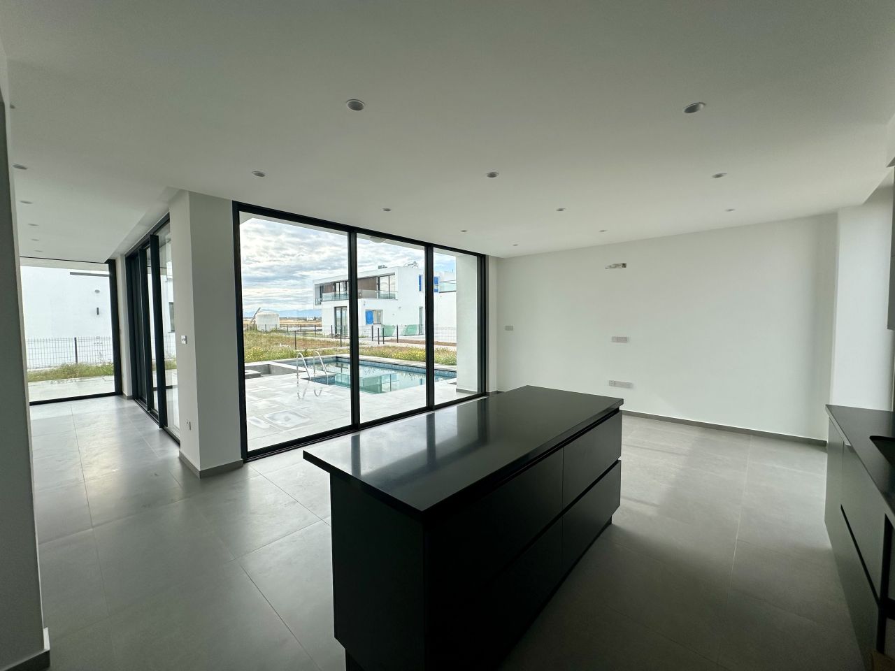 Villa à Yenibogazici, Chypre, 235 m² - image 13