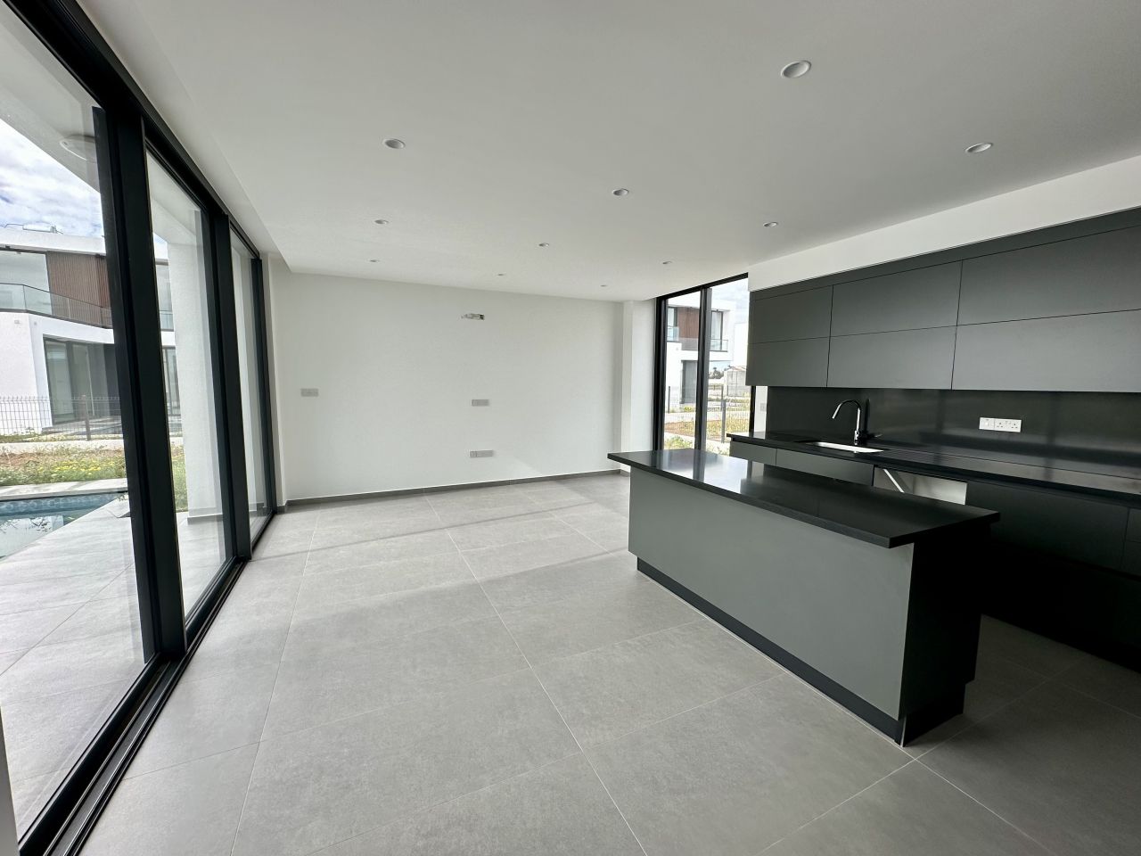 Villa à Yenibogazici, Chypre, 235 m² - image 12