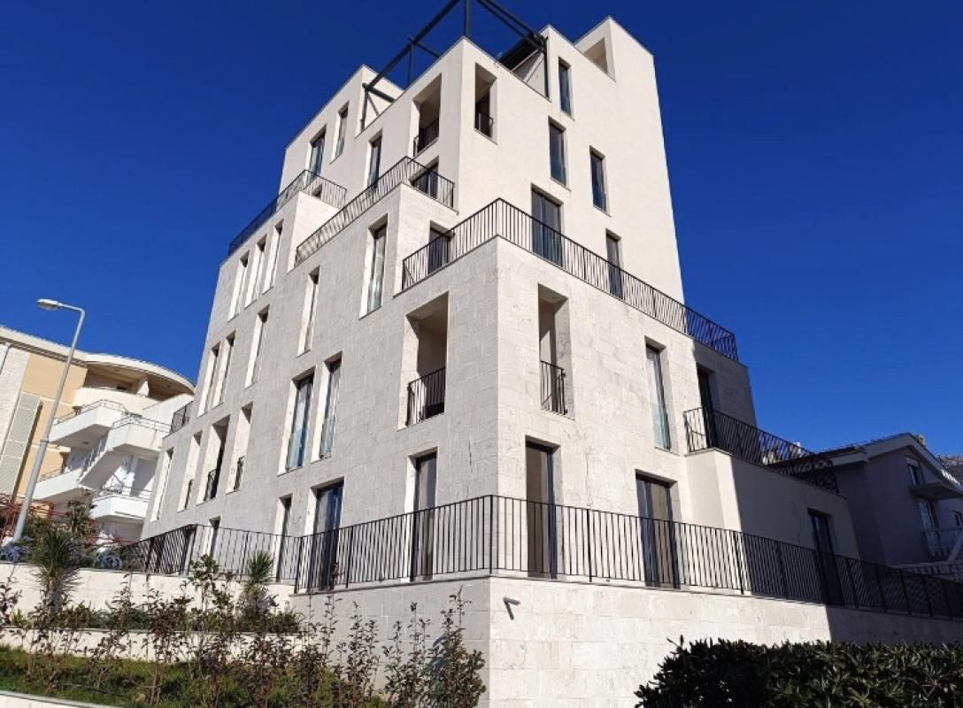 Appartement à Becici, Monténégro, 76 m² - image 1