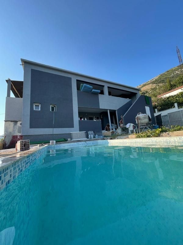 Casa en Sutomore, Montenegro, 220 m² - imagen 1