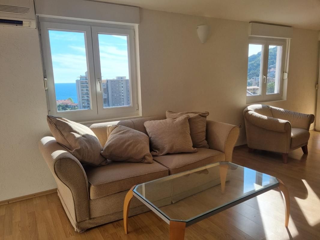 Piso en Petrovac, Montenegro, 57 m² - imagen 1