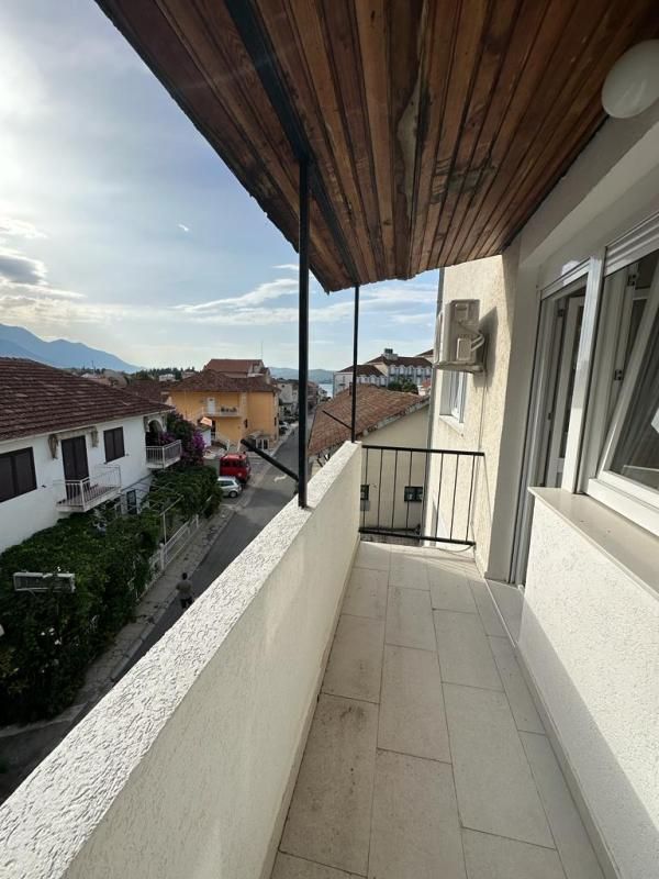 Wohnung in Tivat, Montenegro, 70 m² - Foto 1