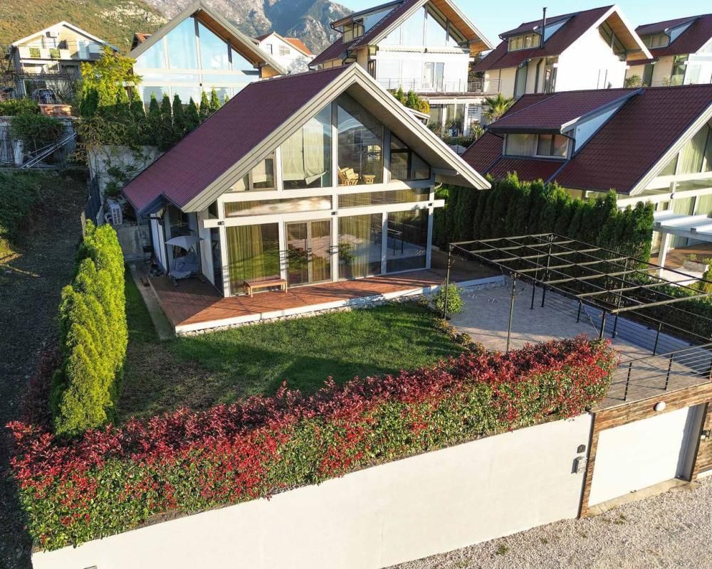 Appartement à Tivat, Monténégro, 172 m² - image 1