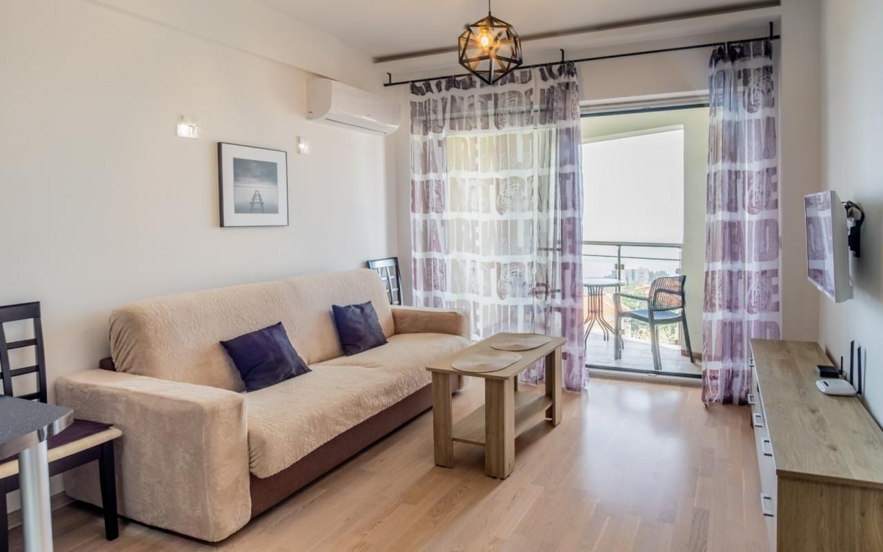 Flat in Becici, Montenegro, 35 m² - picture 1