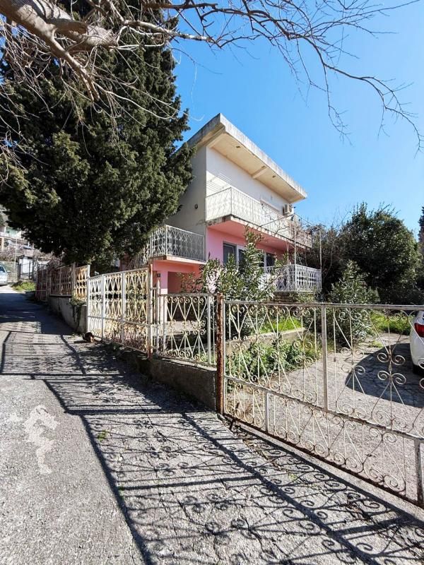 Maison à Sutomore, Monténégro, 135 m² - image 1