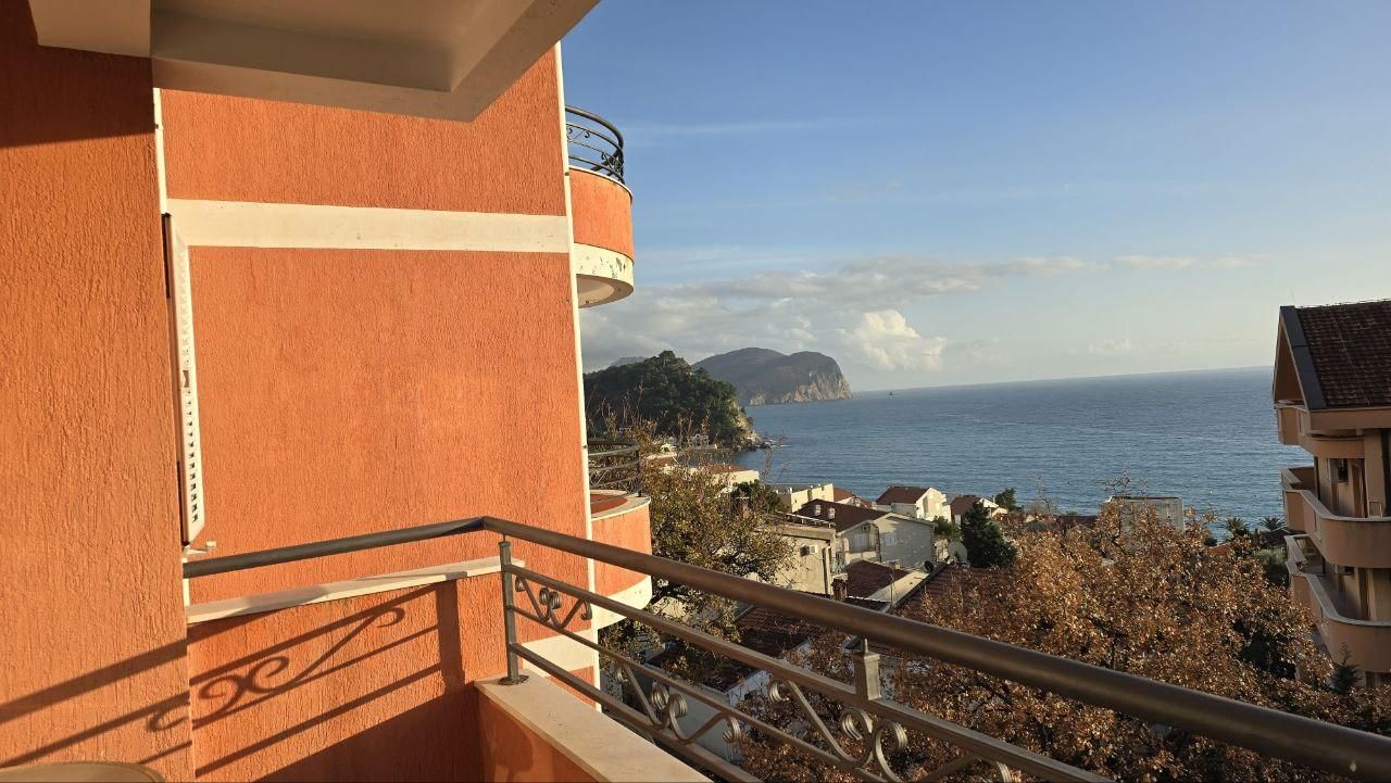 Piso en Petrovac, Montenegro, 82 m² - imagen 1