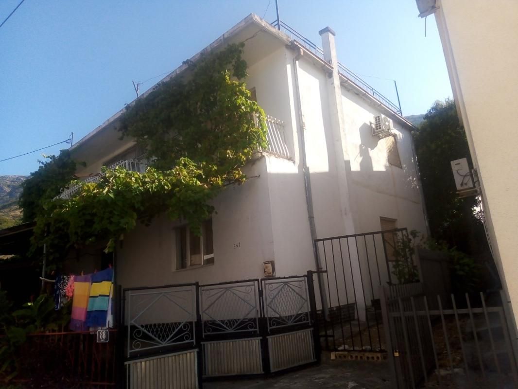 Haus in Sutomore, Montenegro, 160 m² - Foto 1