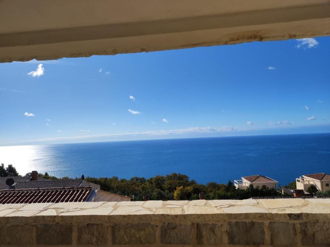 Wohnung in Rezevici, Montenegro, 49 m² - Foto 1