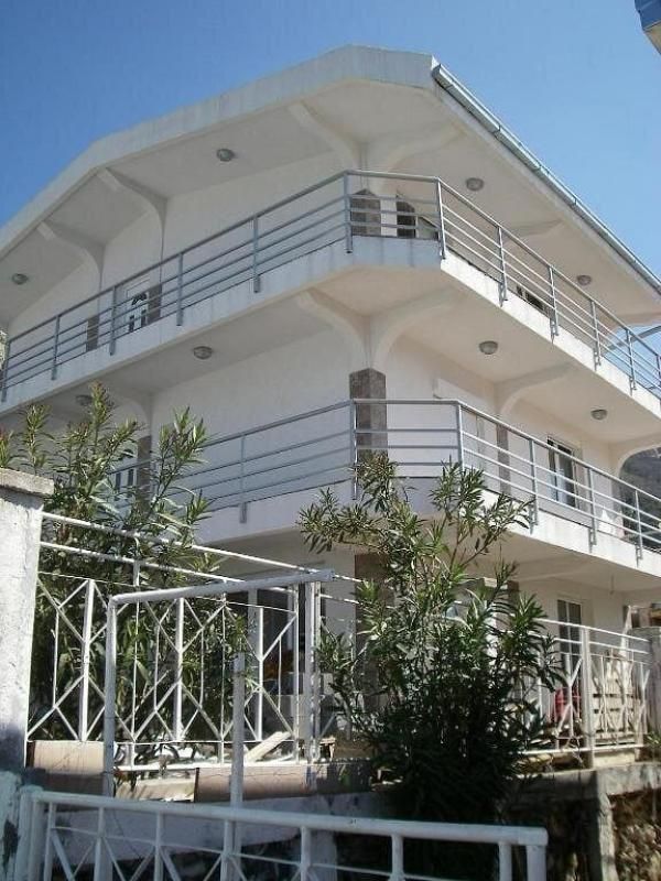 Maison à Sutomore, Monténégro, 265 m² - image 1