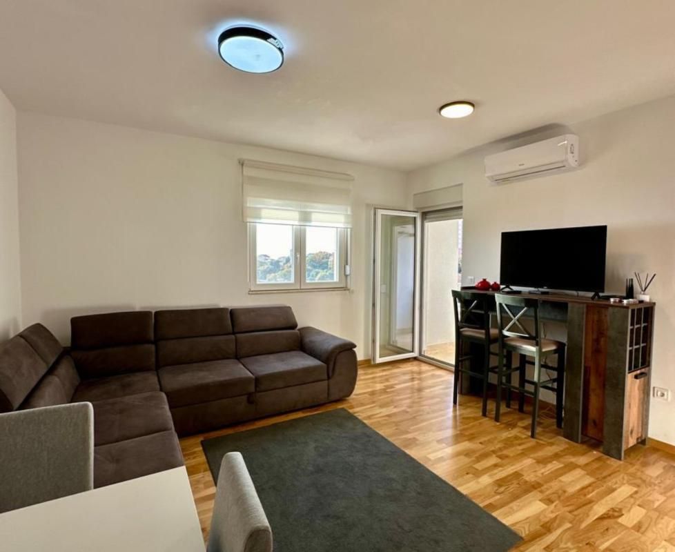 Flat in Becici, Montenegro, 60 m² - picture 1