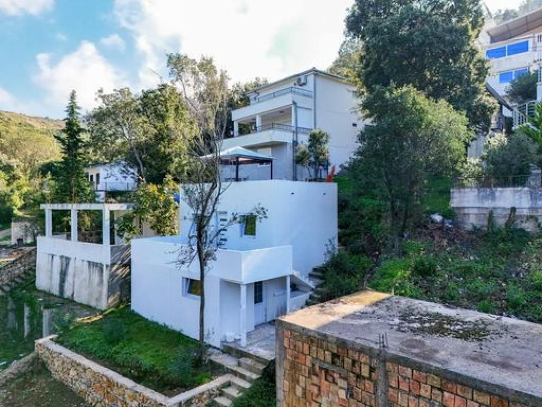 Maison à Utjeha, Monténégro, 100 m² - image 1