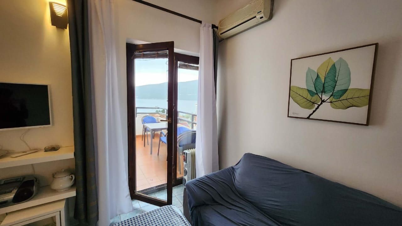 Flat in Baosici, Montenegro, 36 m² - picture 1