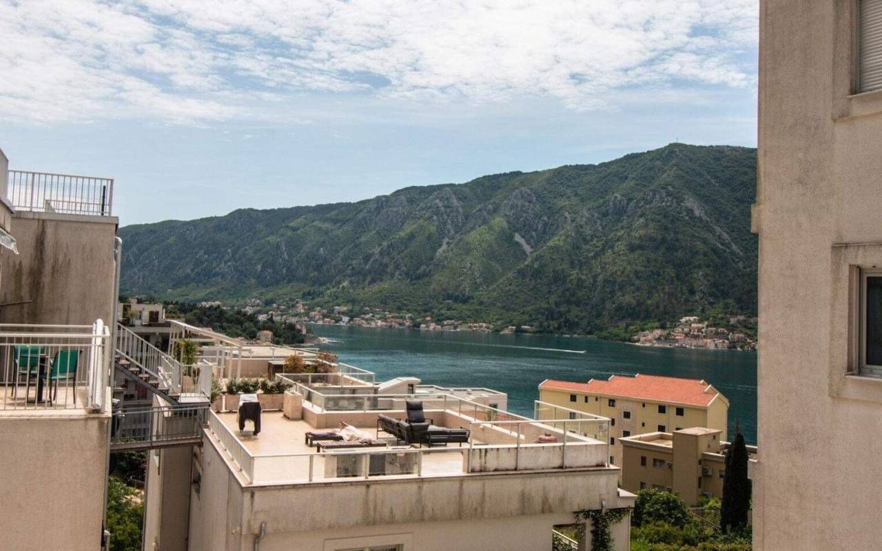 Wohnung in Dobrota, Montenegro, 75 m² - Foto 1