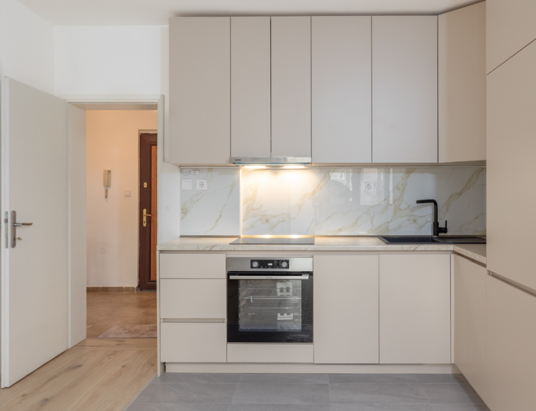 Flat in Bar, Montenegro, 48 m² - picture 1
