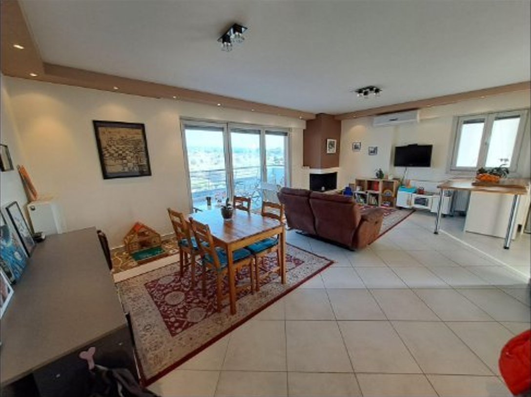 Appartement à Loutraki, Grèce, 95 m² - image 1