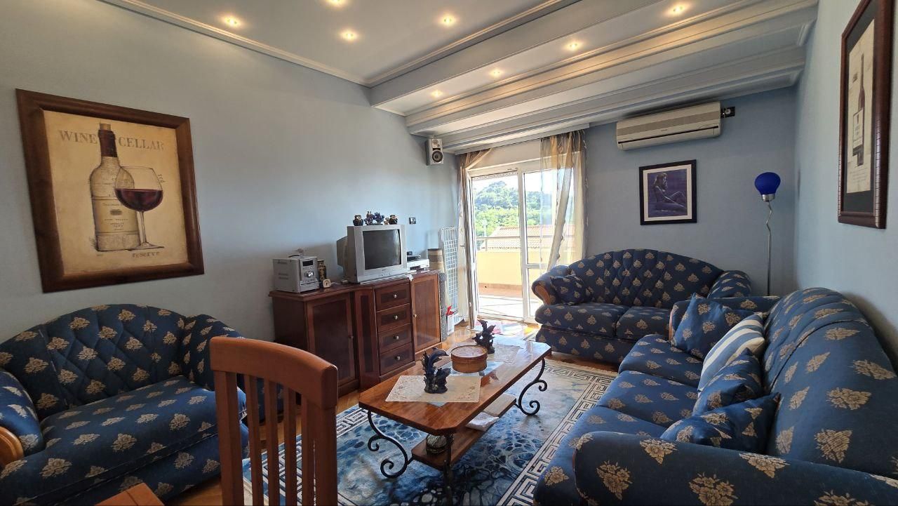 Piso en Petrovac, Montenegro, 51 m² - imagen 1
