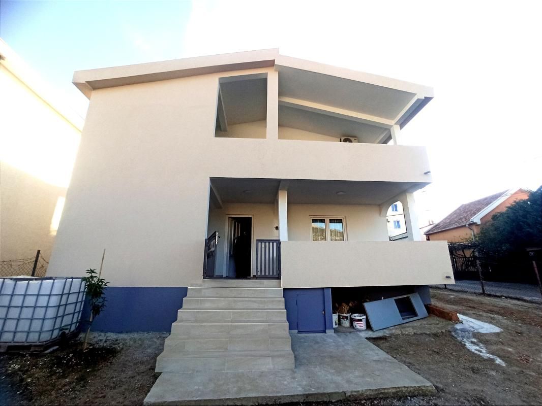 Maison à Dobra Voda, Monténégro, 172 m² - image 1