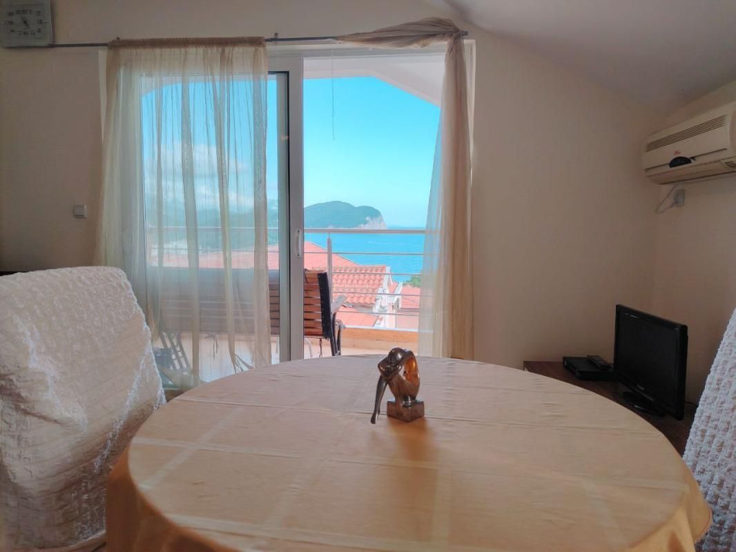 Flat in Petrovac, Montenegro, 41 m² - picture 1