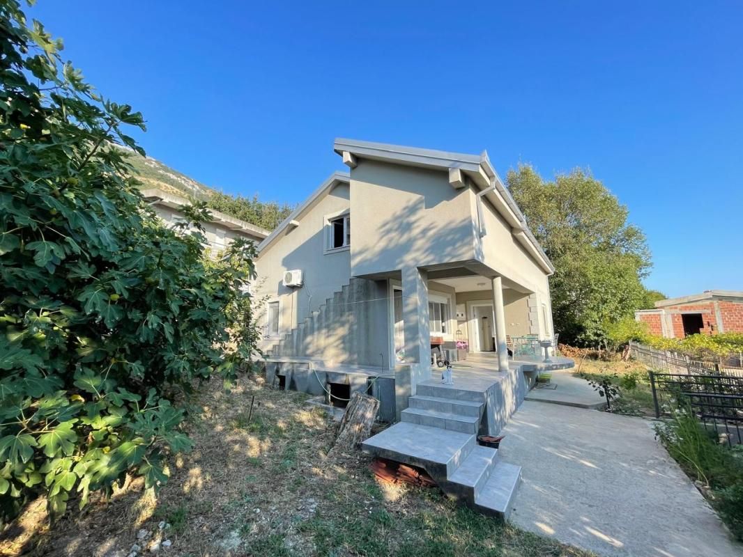Haus in Sutomore, Montenegro, 120 m² - Foto 1