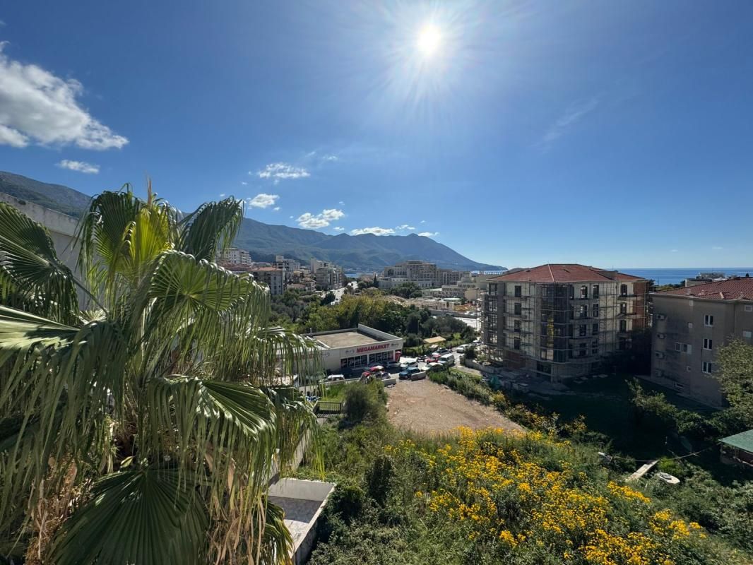 Appartement à Becici, Monténégro, 228 m² - image 1