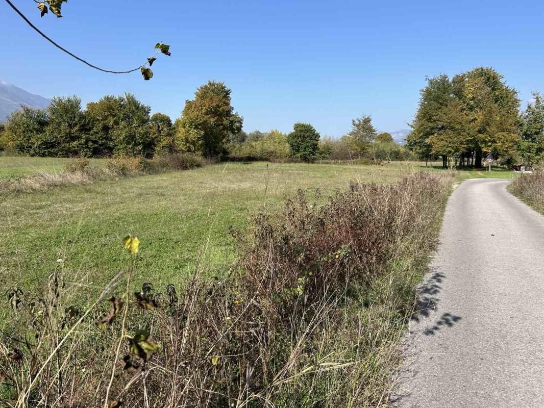 Terrain à Danilovgrad, Monténégro, 2 150 m² - image 1