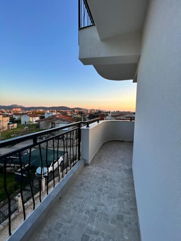 Appartement à Šušanj, Monténégro, 86 m² - image 1