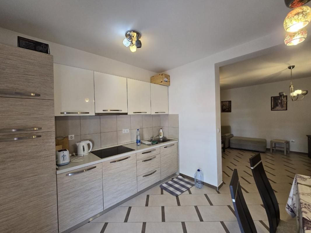 Piso en Petrovac, Montenegro, 68 m² - imagen 1