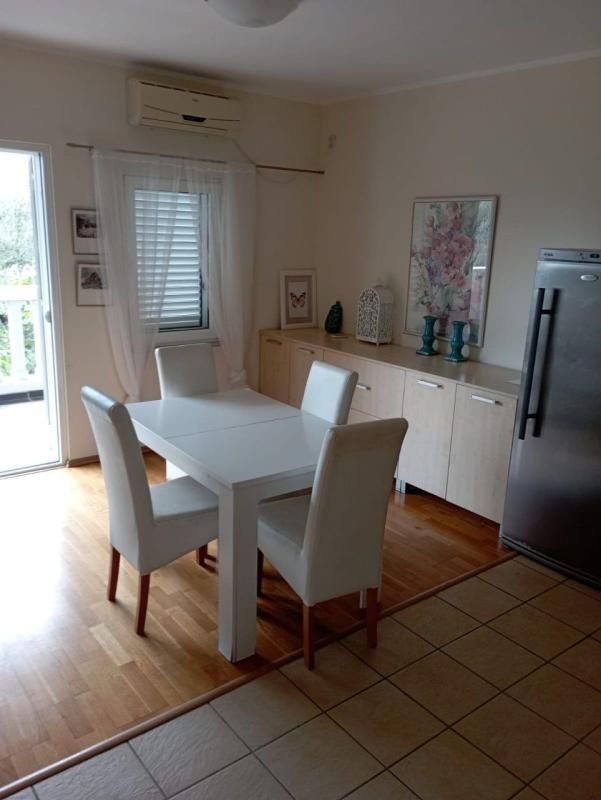 Piso en Petrovac, Montenegro, 72 m² - imagen 1