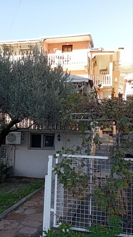 Haus in Sutomore, Montenegro, 220 m² - Foto 1