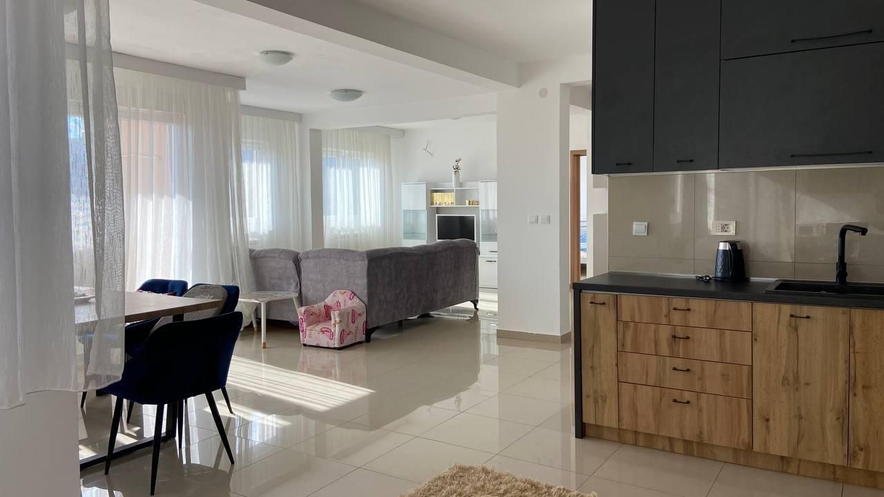 Piso en Igalo, Montenegro, 86 m² - imagen 1