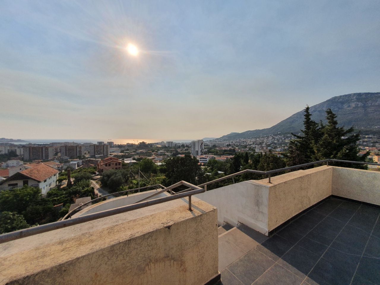 Piso Bjelishi, Montenegro, 80 m² - imagen 1
