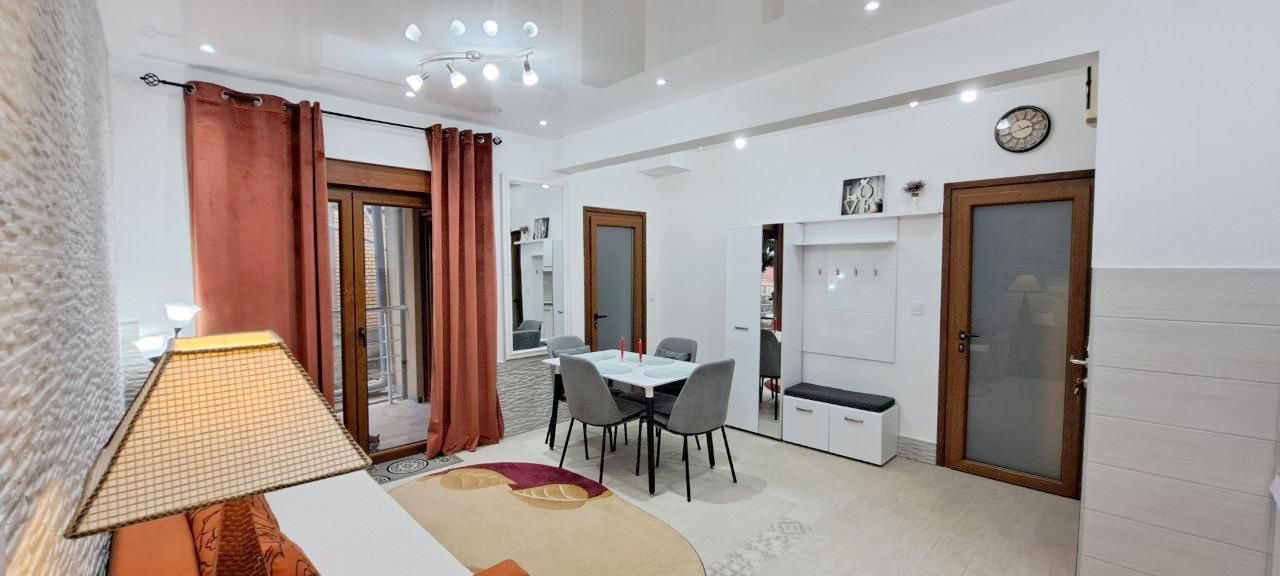 Appartement à Tivat, Monténégro, 77 m² - image 1