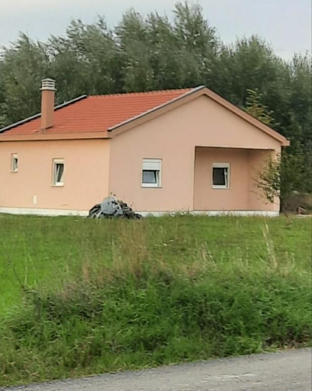 Maison Vele Brdo, Monténégro, 82 m² - image 1