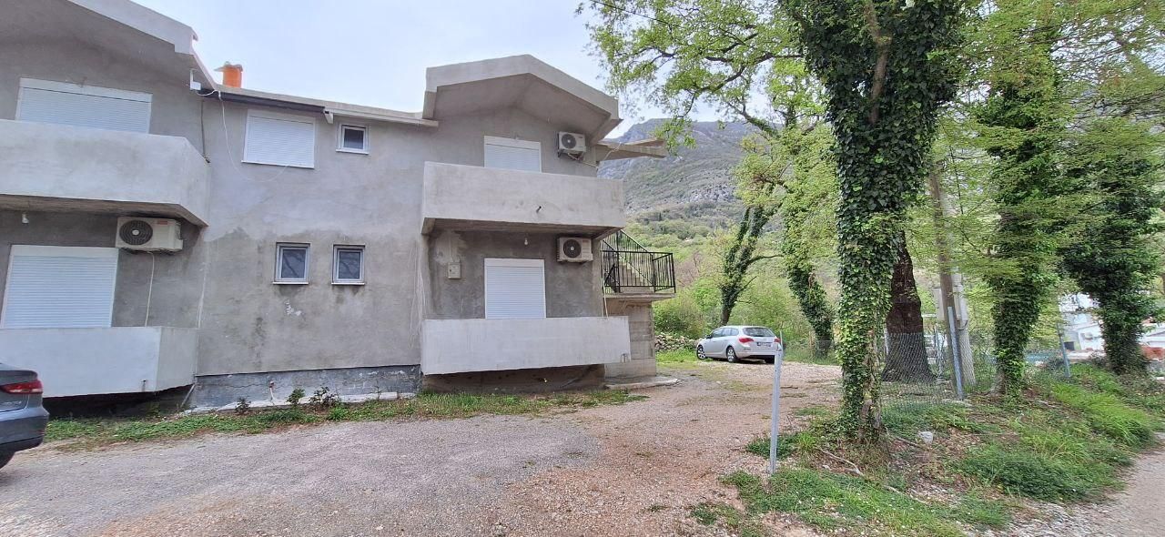 Casa en Sutomore, Montenegro, 250 m² - imagen 1