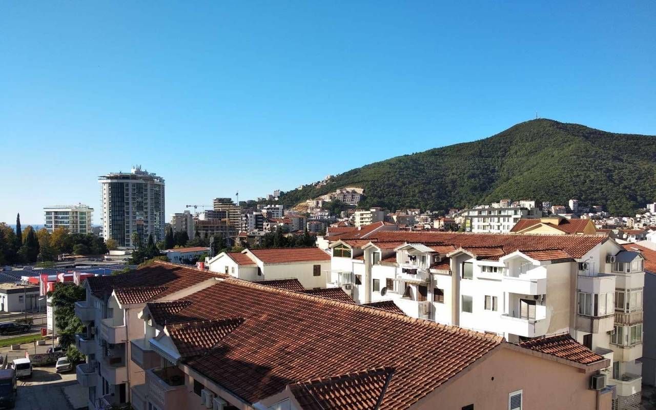 Flat in Budva, Montenegro, 85 m² - picture 1