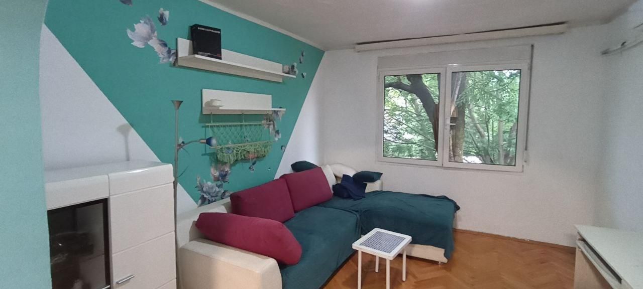 Piso en Cetinje, Montenegro, 50 m² - imagen 1