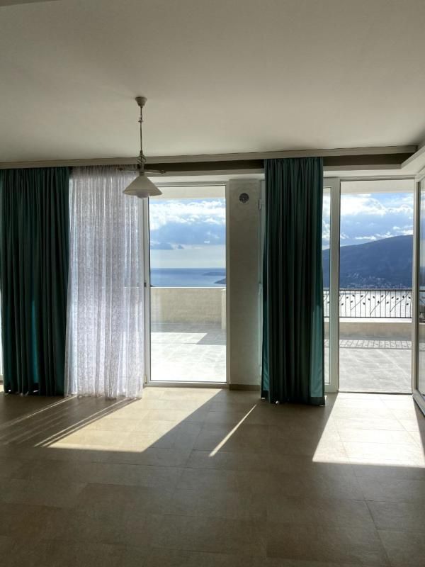 Flat Topla, Montenegro, 213 m² - picture 1