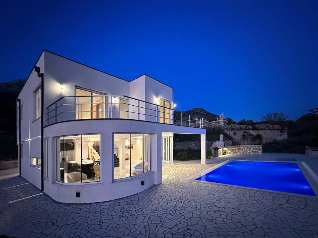 Casa en Dobra Voda, Montenegro, 240 m² - imagen 1