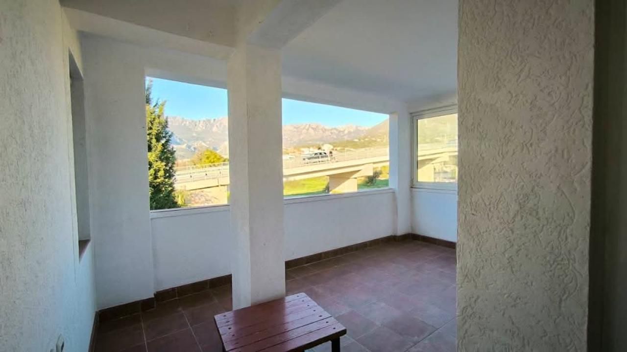 Flat in Bar, Montenegro, 85 m² - picture 1