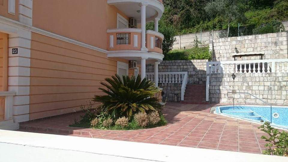 Maison à Petrovac, Monténégro, 559 m² - image 1