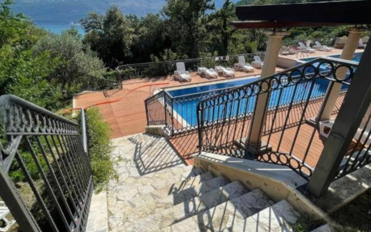 Appartement à Herceg-Novi, Monténégro, 75 m² - image 1